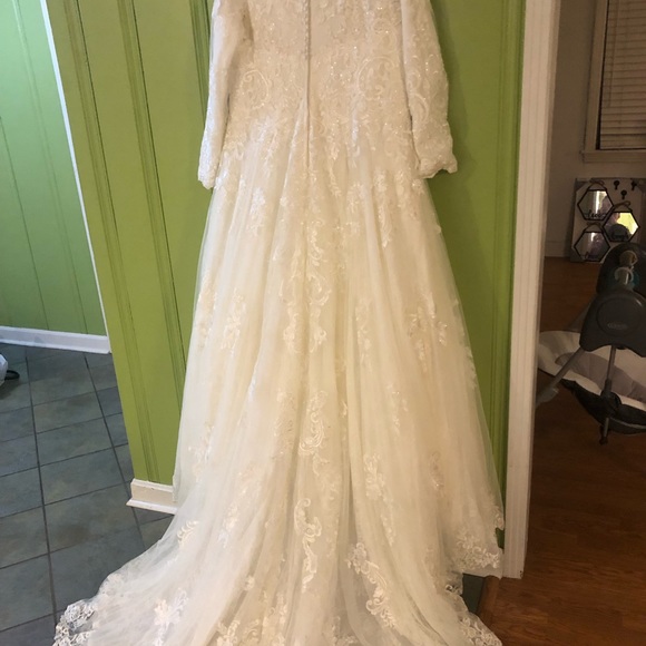 Mori Lee wedding dress - Picture 9 of 13